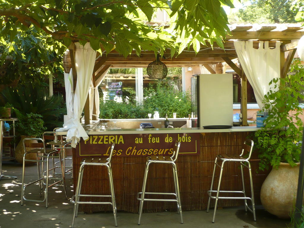 Hotel Restaurant Les Chasseurs Marine de Pietracorbara Exterior photo